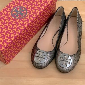 New Metallic leopard print Tory Burch ballet flats